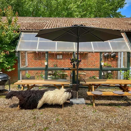 Maglebjerggaard Gaestgiveri Bed & Breakfast *